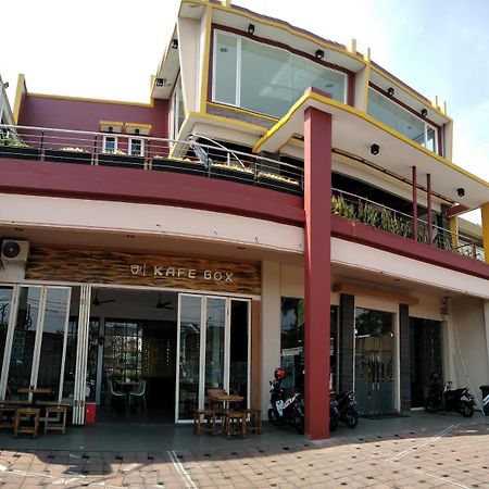 Malang City Boulevard Homestay Ngoại thất bức ảnh