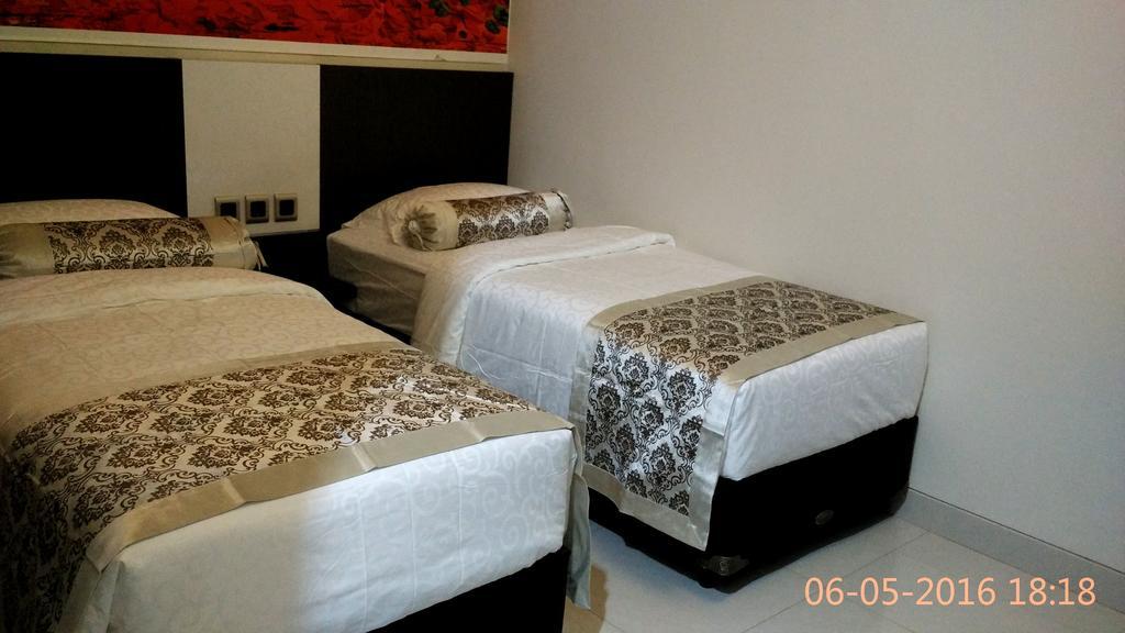 Malang City Boulevard Homestay Ngoại thất bức ảnh